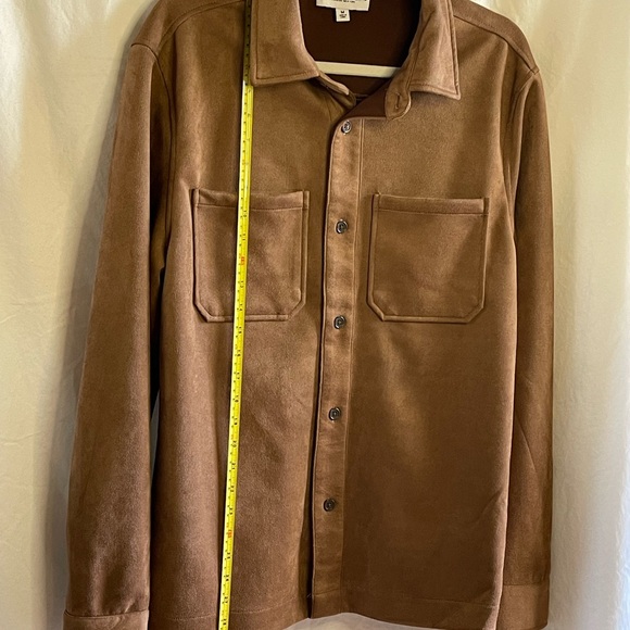 Thomas Sterling faux ultra suede tan, button-down shirt, size medium - Picture 2 of 6